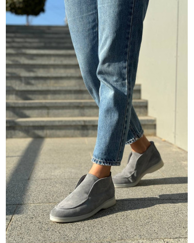 Женские высокие замшевые лоферы в светло-сером цвете (арт. 156-4)